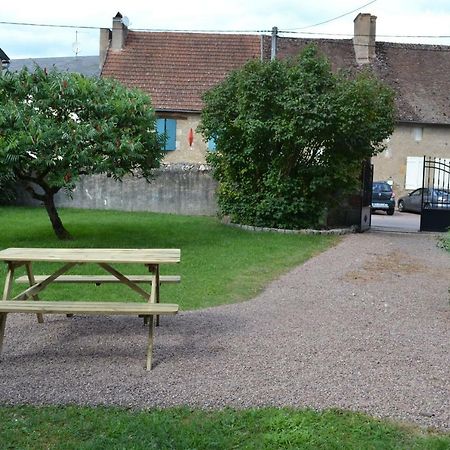 Appartement Passe Partout Lucenay-l'Eveque ภายนอก รูปภาพ