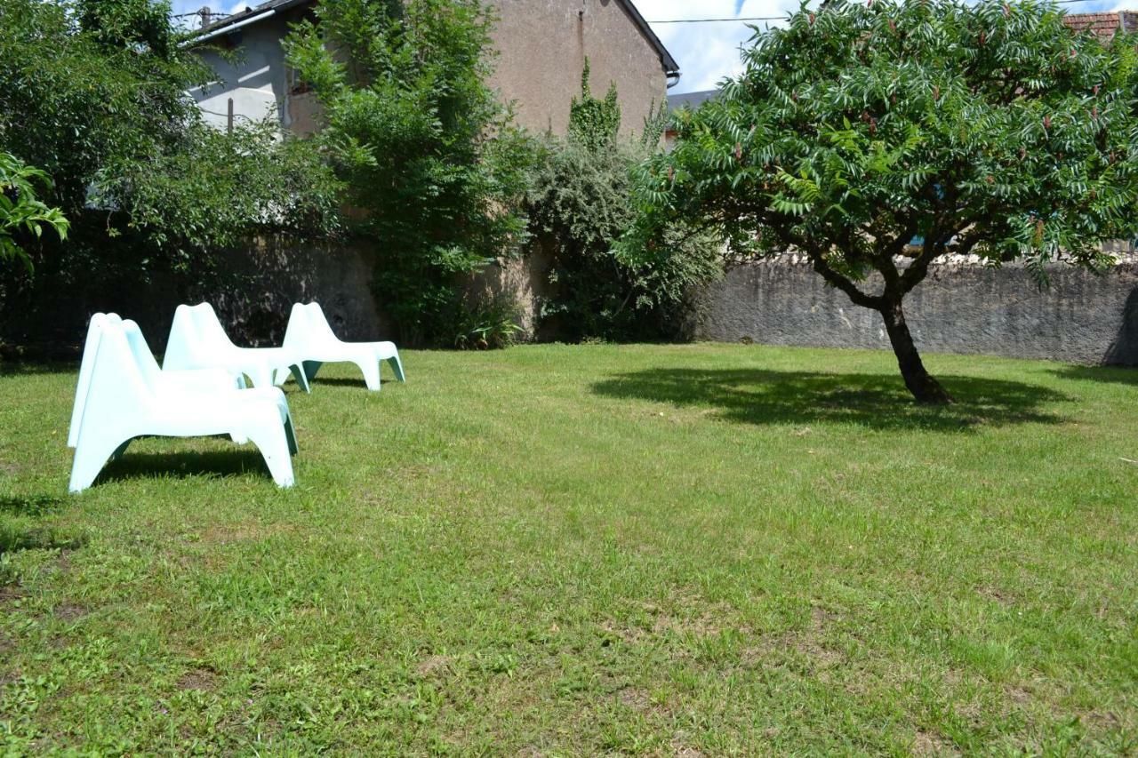 Appartement Passe Partout Lucenay-l'Eveque ภายนอก รูปภาพ